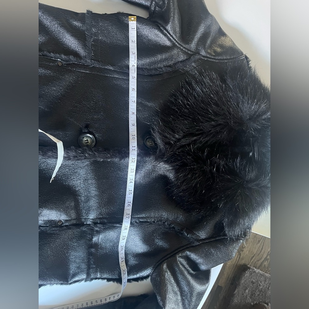 Jones New York Faux Black Leather Coat with Faux Fur Trim size 16-18 - Picture 7 of 9